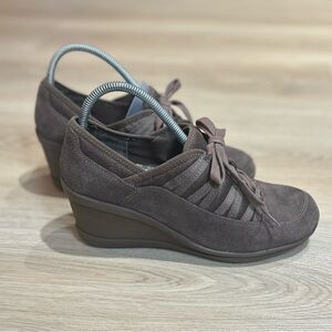 EASY SPIRIT ANTI GRAVITY Brown Suede Wedges Size 9.5
